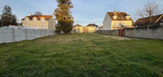 Terrain à bâtir à Pontault-Combault, Île-de-France